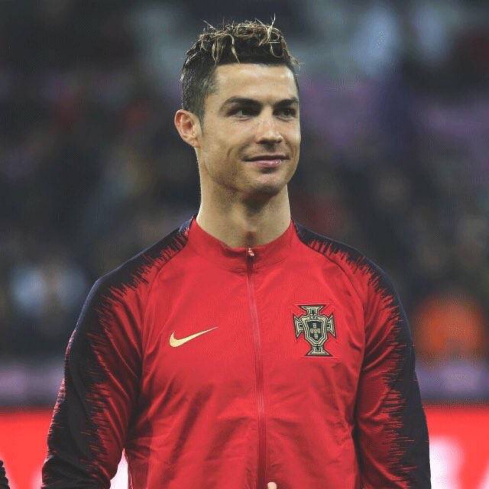 土超比赛双方在禁区里打架，裁判未吹停比赛导致主队打入空门