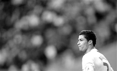 TA：利马传球出色&充满侵略性，他的回归可以丰富曼联打法（TA：传球出众且侵略性十足的利马归来，将为曼联带来更多战术变化）