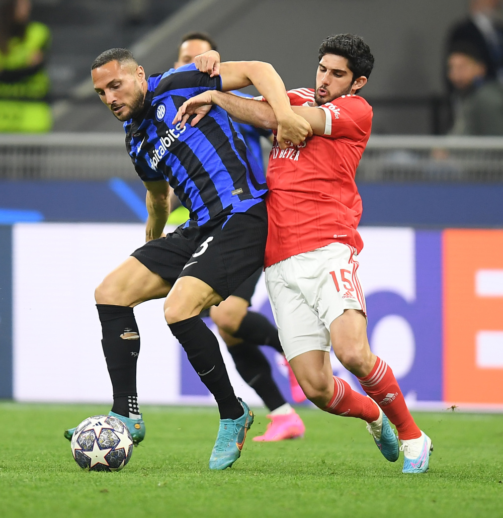 中国U22vs越南U22：拜合拉木、徐彬先发，胡荷韬、贺一然出战（中国U22对阵越南U22：拜合拉木、徐彬首发，胡荷韬、贺一然登场）