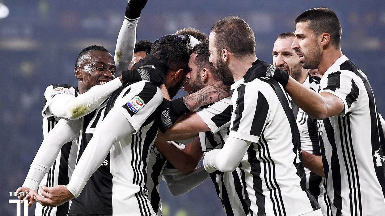 土媒：桑乔已经抵达土耳其，并和费内巴切高层商谈了转会事宜（土耳其媒体：桑乔已抵土，与费内巴切高层洽谈转会）