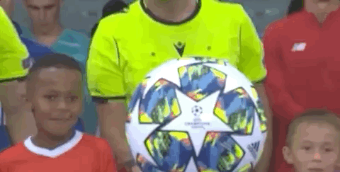 20岁新星独自撑起AC米兰左路走廊：力压S2，英超球会争相抢购他