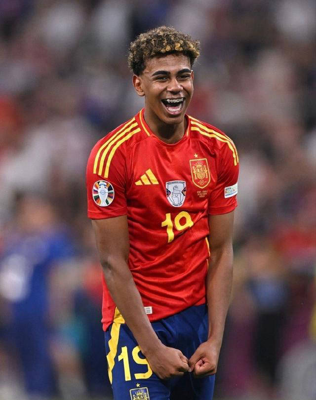 五大联赛各一队跻身欧冠积分榜前五