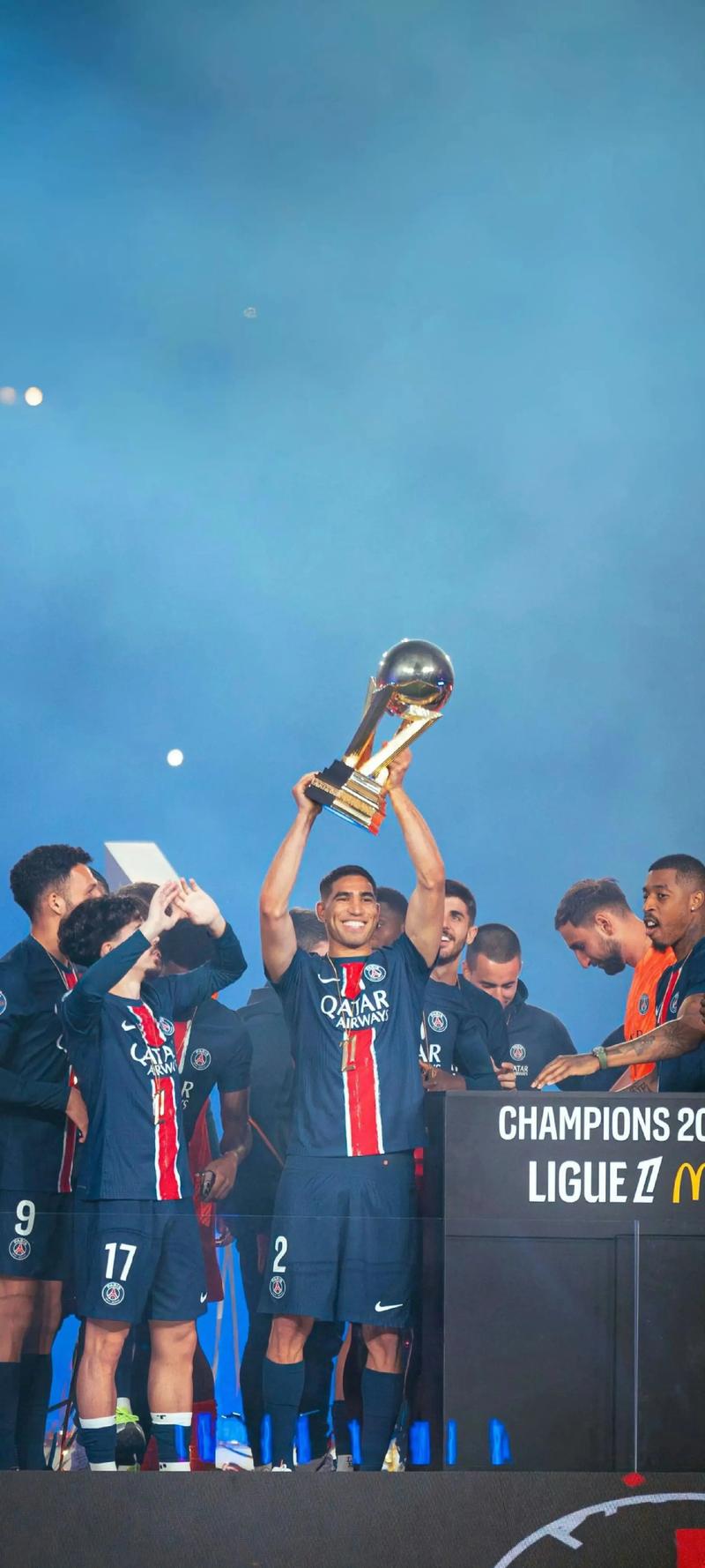 【壁纸】——巴塞罗那佩德里库巴西（巴塞罗那壁纸：佩德里与库巴西）