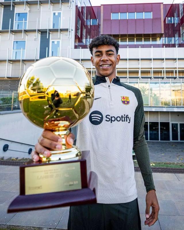 掘金约基奇豪取三双末节爆发