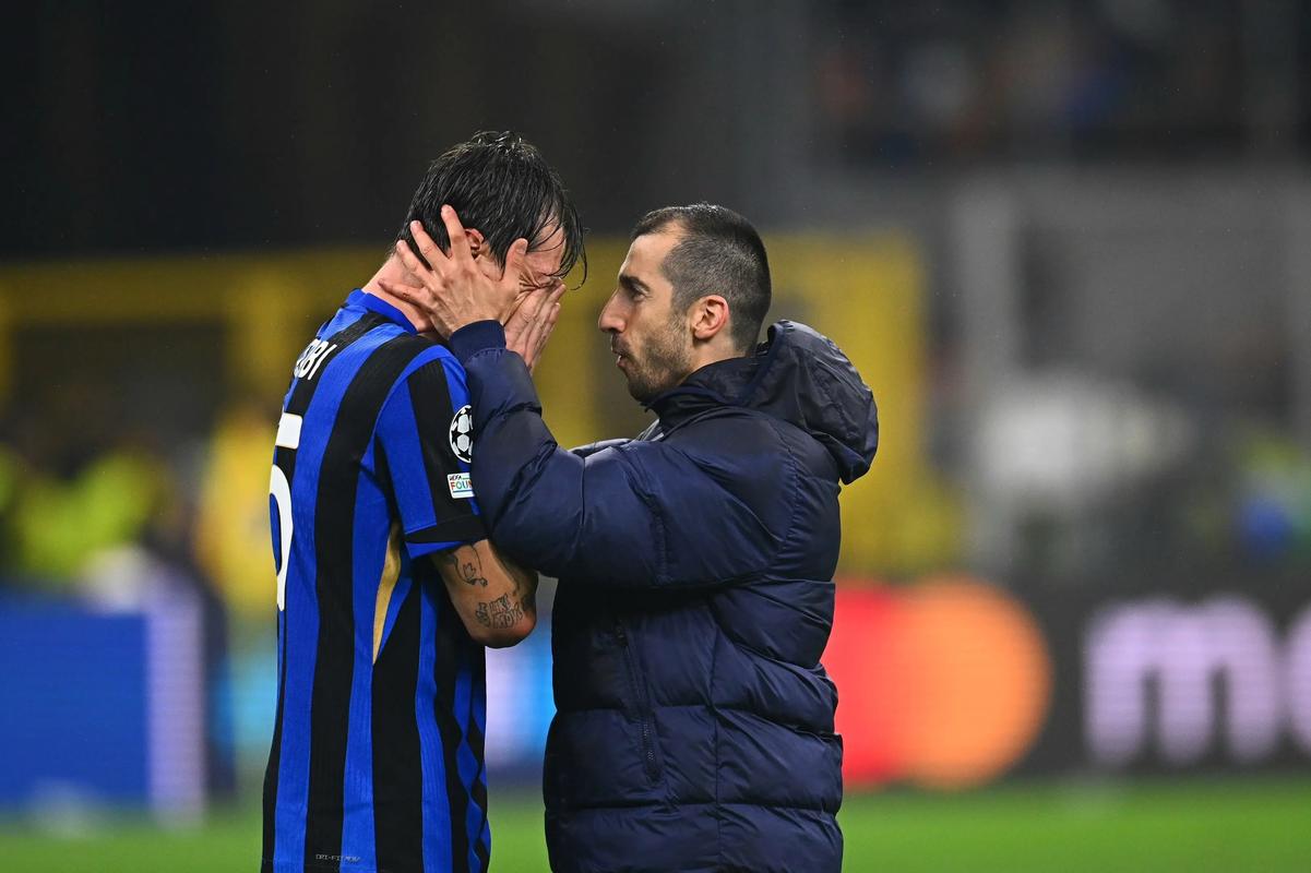 津门虎以1亿投资逆袭联赛前六，培养出三名国脚新星，展现草根逆袭与青训潜力。