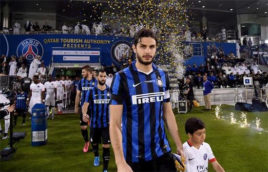 梅西：现代足球的永恒传奇