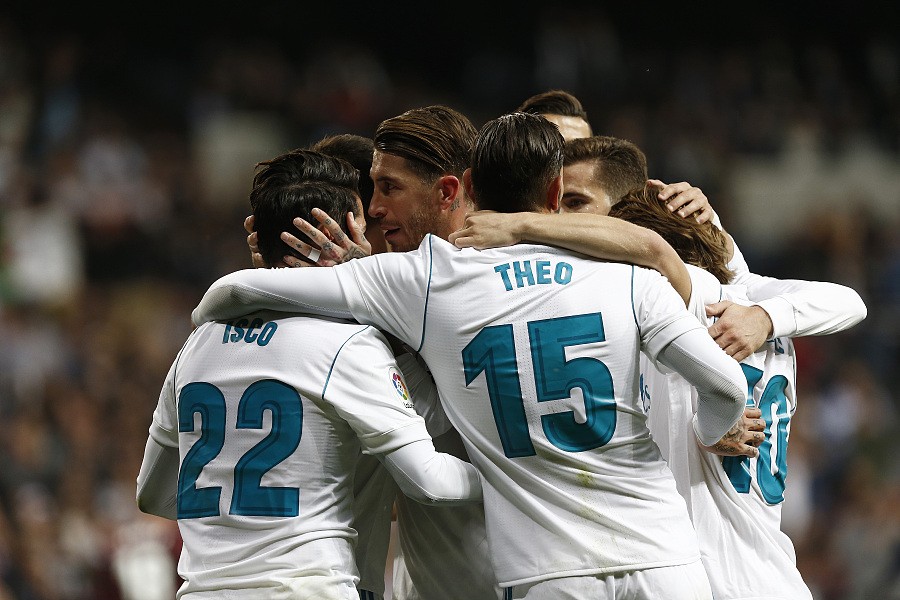 乌甲联赛阿根廷门将超远距离破门，皮球飞行全场后弹地入网