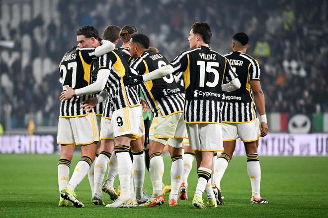 15场22球，切尔西成为欧冠对巴萨进球第三多的球队（欧冠对阵巴萨，切尔西15战攻入22球，进球数排名第三）