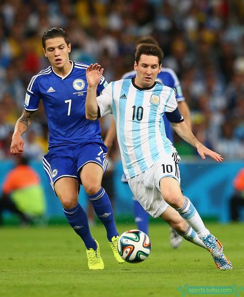 记者：国王明年状元签概率超10%，将出售多名球员进行重建（记者：国王明年抽中状元签概率超一成，计划送走多名球员推进重建）