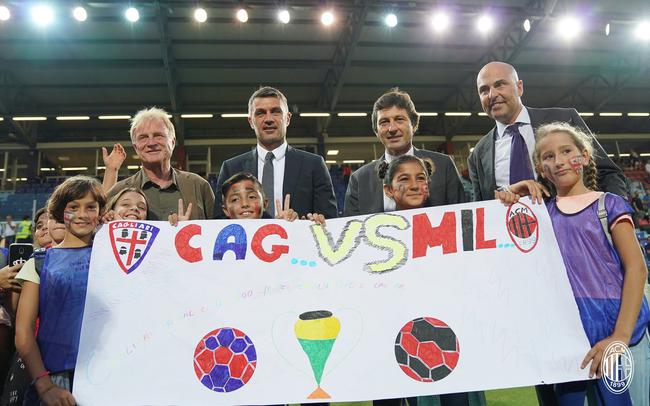 曼联因巴塞罗那关注而面临挑战，加布里埃尔被多家俱乐部关注，但曼联尽力留住他。（巴塞罗那关注加剧曼联压力：加布里埃尔成多队目标，曼联全力挽留）