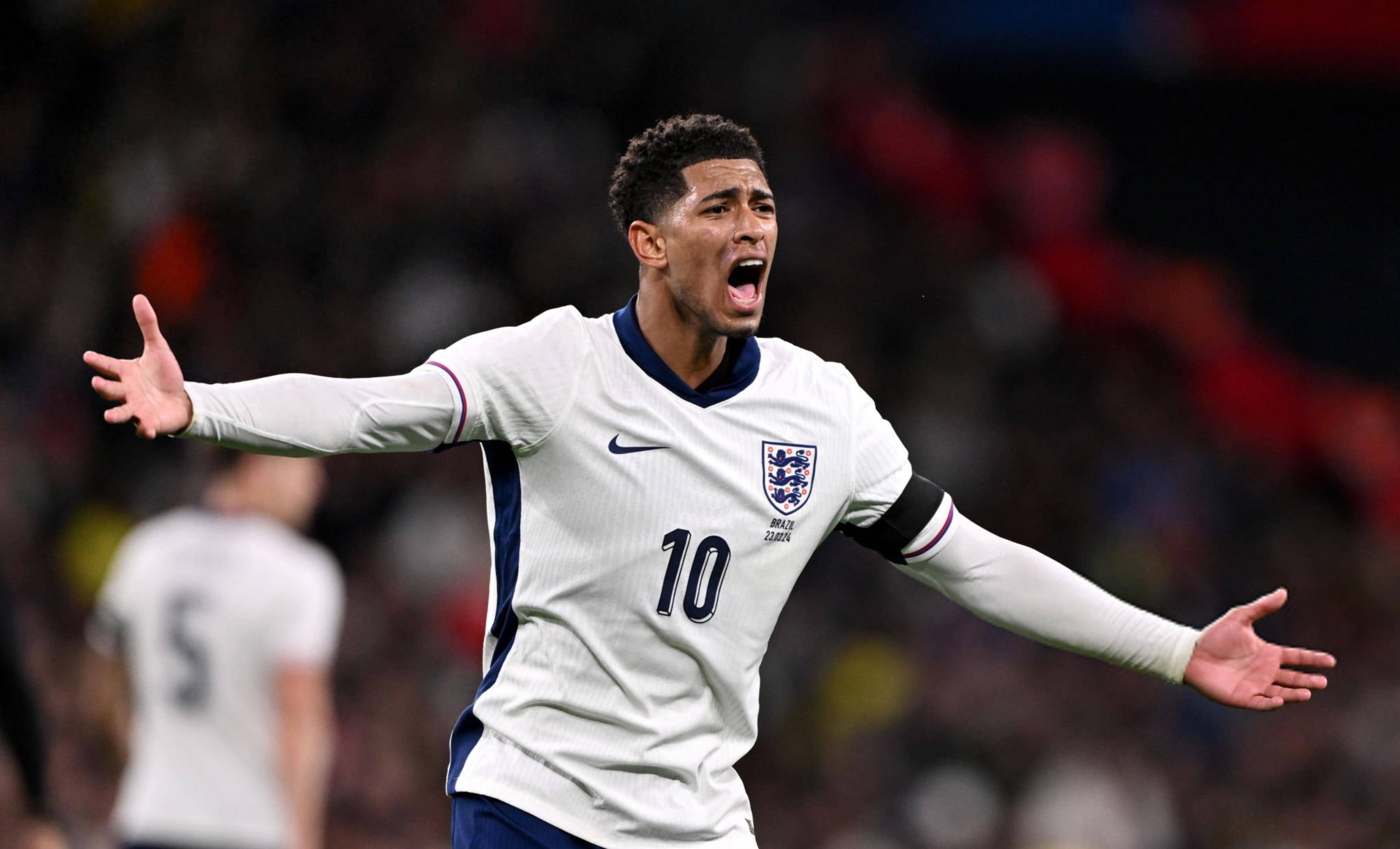 传闻：曼联、罗马和斯图加特也在关注18岁昂热前锋谢里夫（据称曼联、罗马与斯图加特正关注18岁昂热前锋谢里夫）