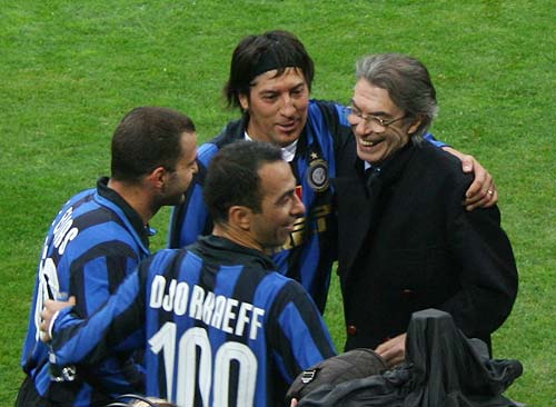 篮球勇士球员三分纪录被打破，全场致敬（勇士球员三分纪录遭刷新，全场起立致敬）