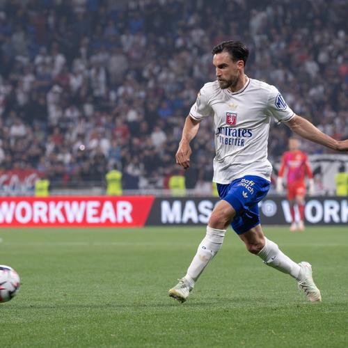 曼城VS桑德兰：蓝月风暴迎战黑马奇迹，伊蒂哈德攻防大战一触即发